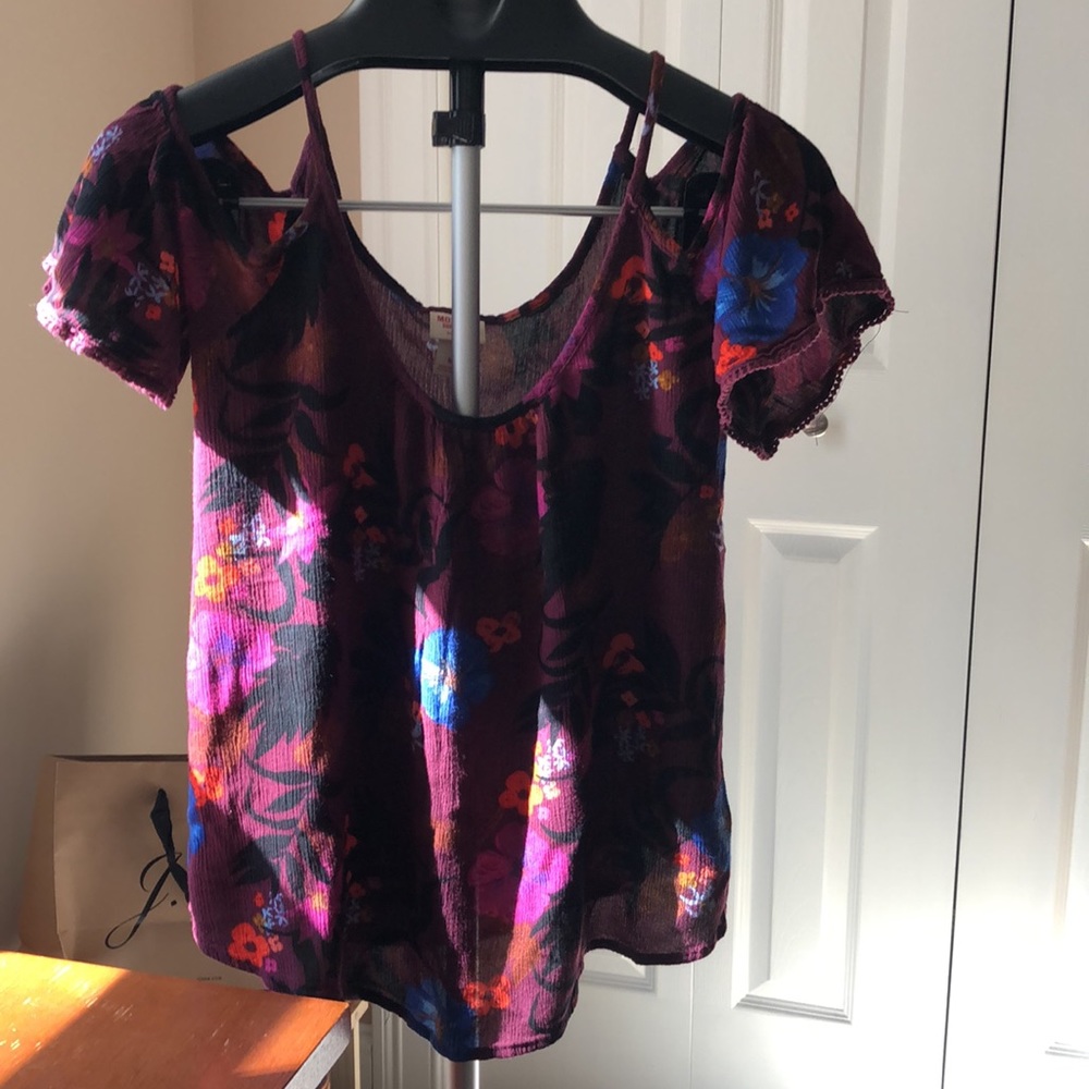 Mossimo Flowered bare shoulder blouse